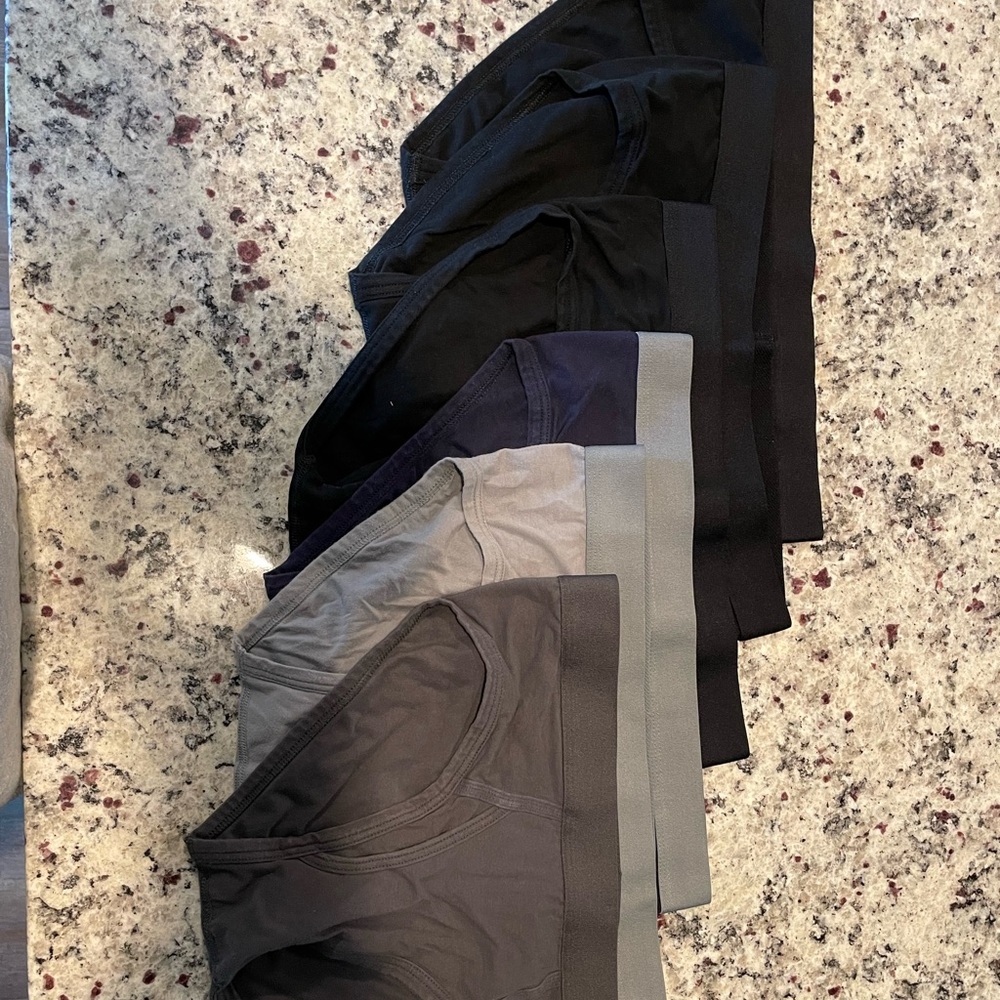 COPY - 6 pair bundle of mens briefs, like new, Size L